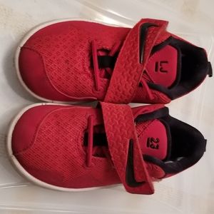 Boys toddler Nike Lebron James sneakers 10C